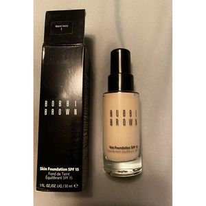Bobbi Brown Foundation “Warm Ivory”